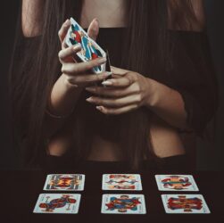 Cartomanzia: qualità a prezzi contenuti